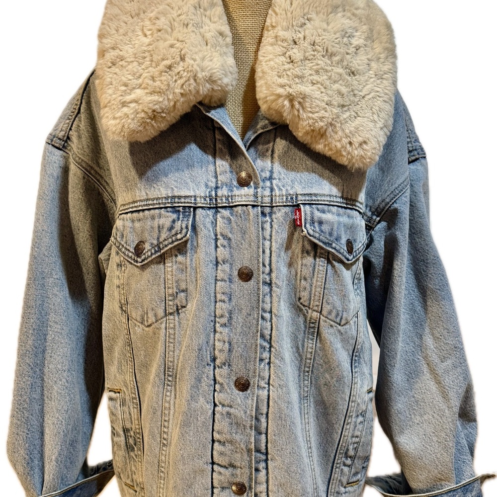 Levi's Blue Jean Jacket with Cream Sherpa Collar, fur lining, detachable collar